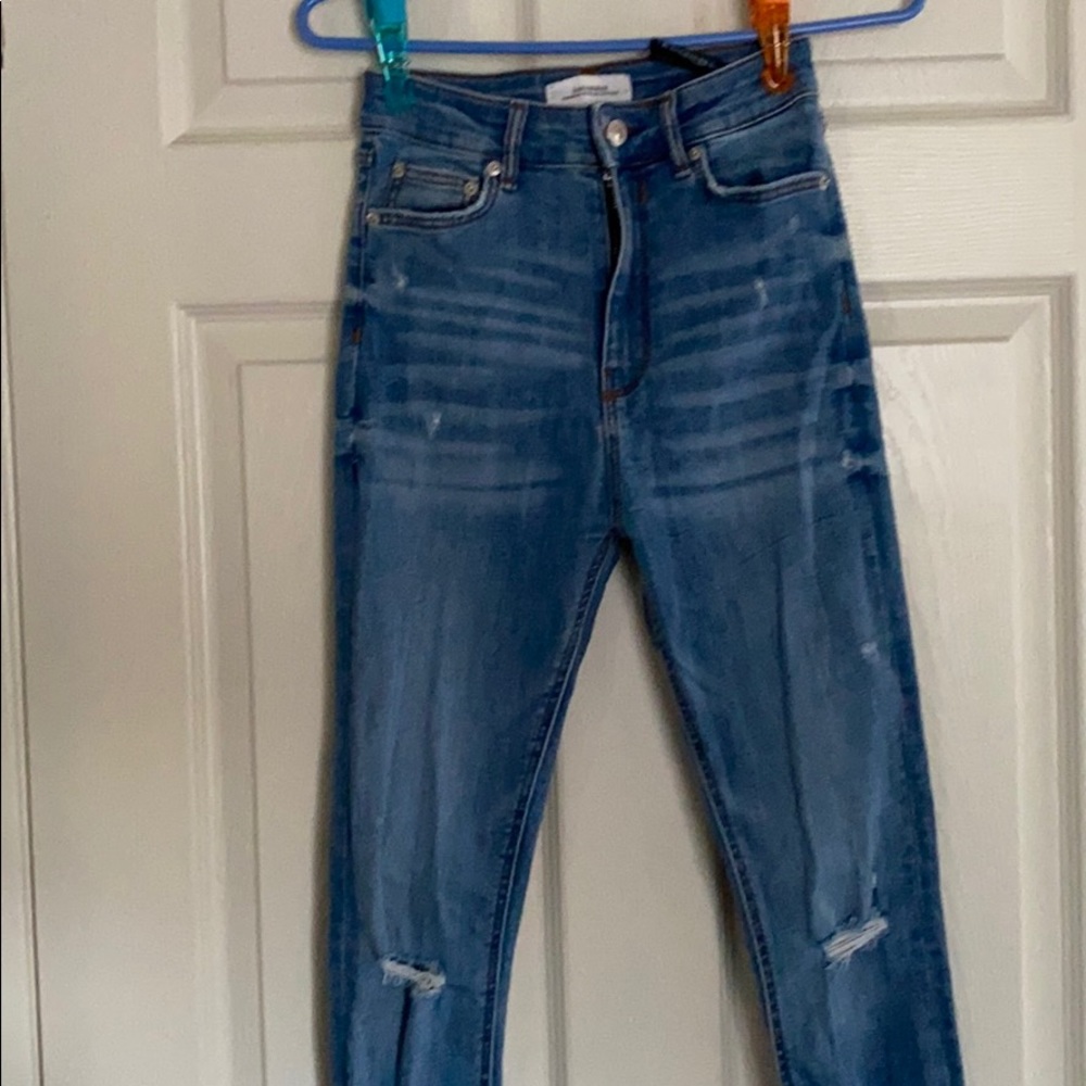 Zara highwasted jeans with rips